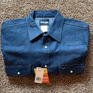 Wrangler men’s short sleeve jean shirt